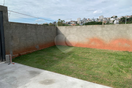 Sobrado à venda com 2 suítes em Residencial Jardins da Catalunha, Atibaia, SP