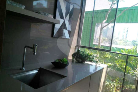 Apartamento à venda com 3 quartos, sendo 1 suíte,  em Jardim das Acácias, São Paulo, SP