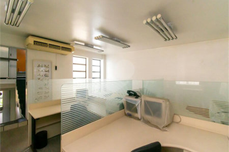 Casa à venda com 8 quartos, sendo 2 suítes, em Indianópolis, São Paulo, SP
