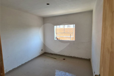 Sobrado à venda com 3 quartos, sendo 1 suíte, em Vila Gomes, São Paulo, SP