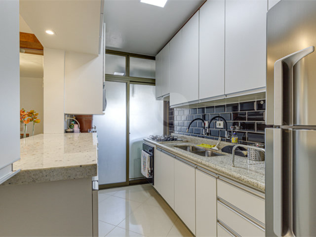 Apartamento à venda com 3 quartos, sendo 1 suíte,  em Alto da Boa Vista, São Paulo, SP