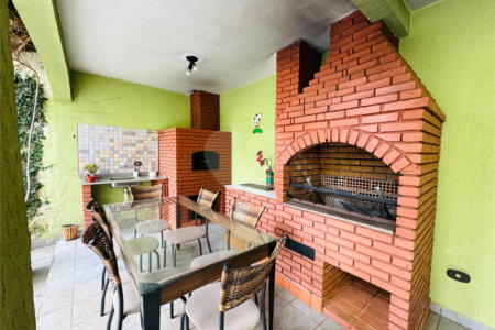Casa à venda com 4 quartos, sendo 1 suíte,  em Vila Galvão, Guarulhos, SP