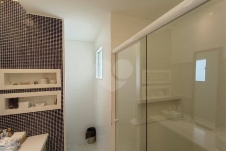 Casa à venda com 3 quartos, sendo 1 suíte, no condomínio Fazenda Cantagalo, Rio de Janeiro - RJ