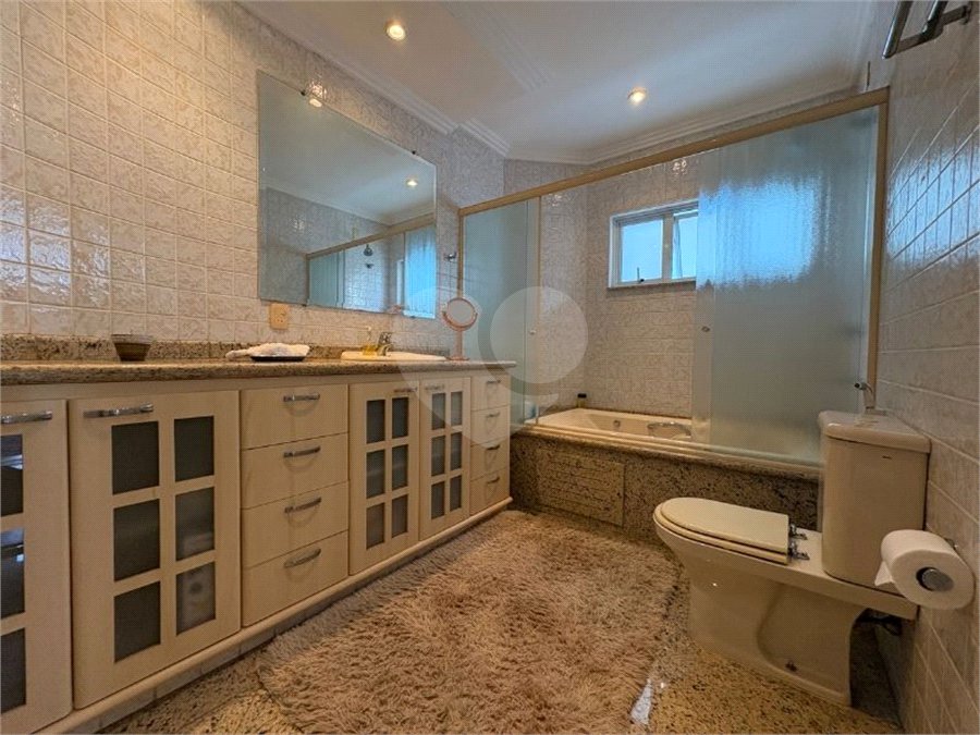 Casa à venda com 5 quartos, sendo 3 suítes, no condomínio Granja Olga III, Sorocaba - SP