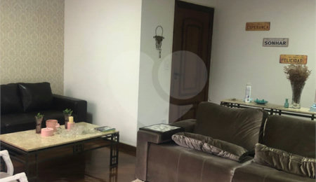 Apartamento à venda com 3 quartos, sendo 1 suíte,  em Saúde, São Paulo, SP