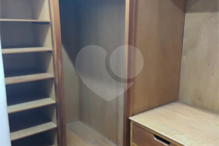 Casa à venda com 4 suítes no condomínio Estância Marambaia, Vinhedo - SP