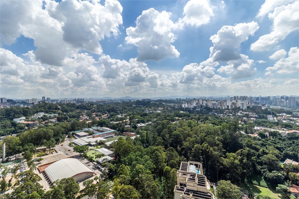 Apartamento à venda ou para alugar com 4 quartos, sendo 3 suítes,  em Jardim Morumbi, São Paulo, SP