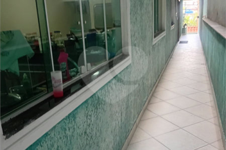 Sobrado à venda com 4 quartos, sendo 1 suíte,  em Parque Santa Laura, Ferraz de Vasconcelos, SP