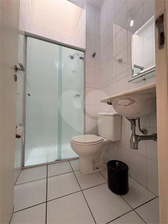 Casa à venda com 3 quartos, sendo 1 suíte, no condomínio New Village, Cotia - SP