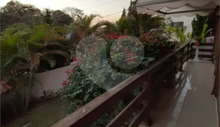 Sobrado à venda com 3 quartos, sendo 1 suíte,  no Centro, Vinhedo, SP