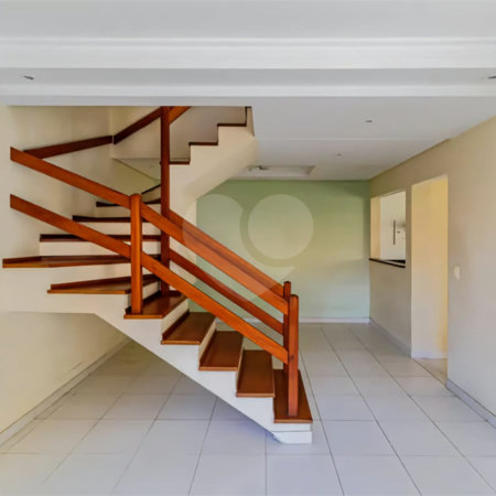 Casa à venda com 3 quartos, sendo 1 suíte,  no condomínio Villa Bella, São Paulo - SP