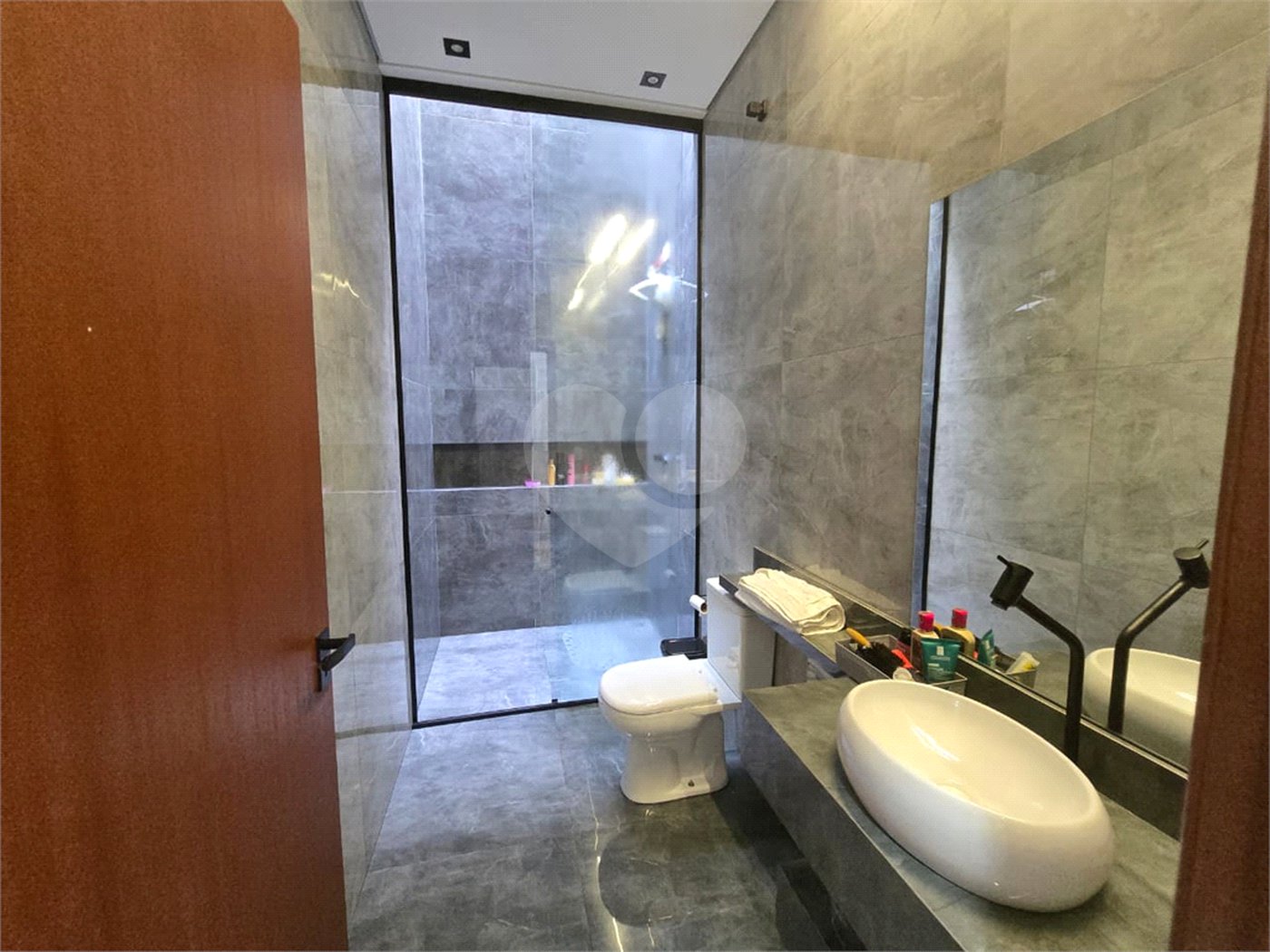 Casa à venda com 3 quartos, sendo 1 suíte, em Residencial Lago dos Ipês, Itapetininga, SP