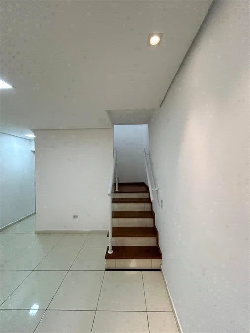 Casa de Vila para alugar com 4 suítes em Vila Romana, São Paulo, SP