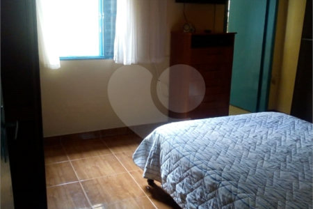 Chácara à venda com 5 quartos, sendo 2 suítes,  no Centro, Sarapuí, SP