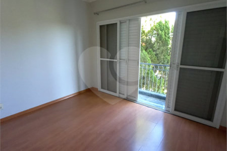 Casa à venda com 5 quartos, sendo 3 suítes, no condomínio Vinhas da Vista Alegre - Lado Sede, Vinhedo - SP