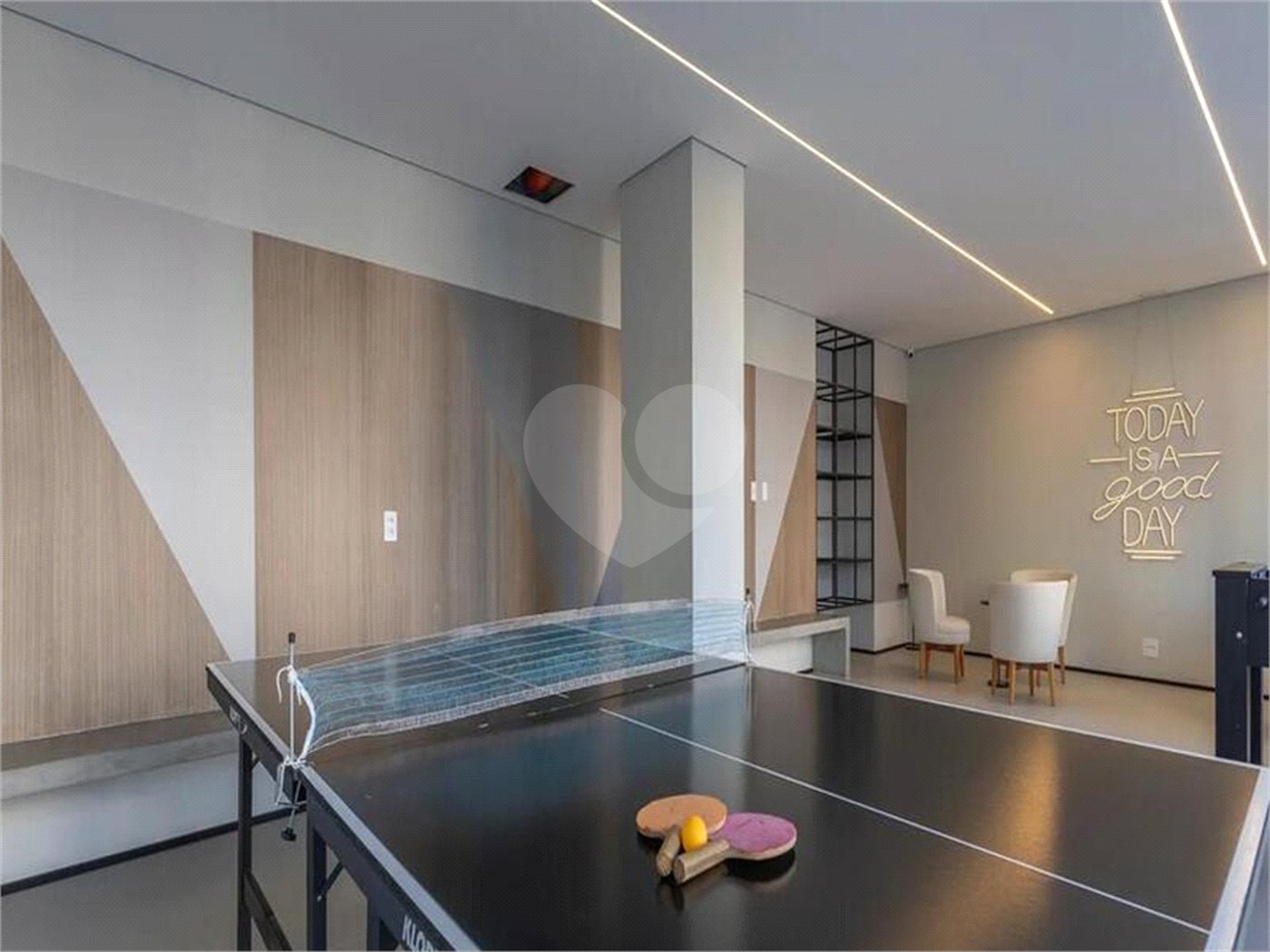 Apartamento à venda com 4 quartos, sendo 3 suítes,  no Centro, Diadema, SP