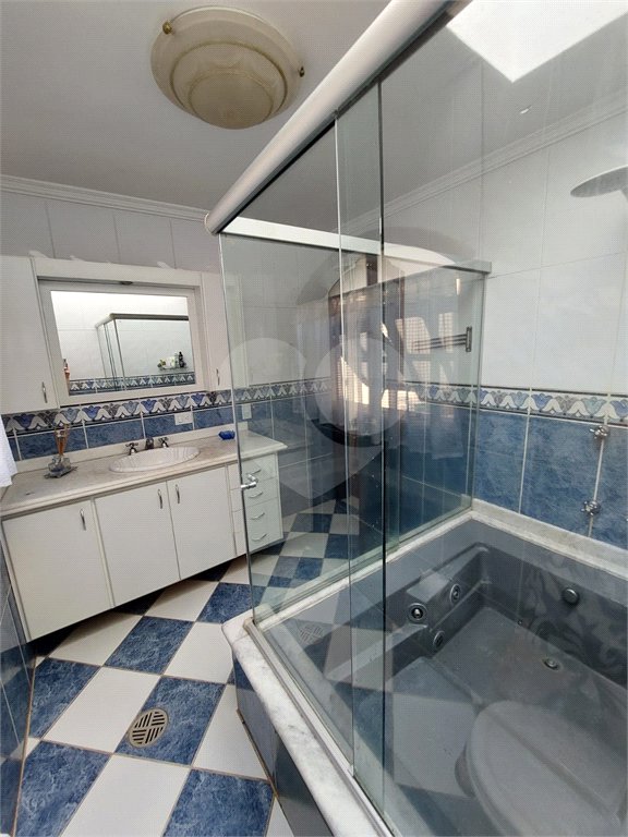 Casa à venda ou para alugar com 5 quartos, sendo 1 suíte, em Cumbari, Mairiporã, SP