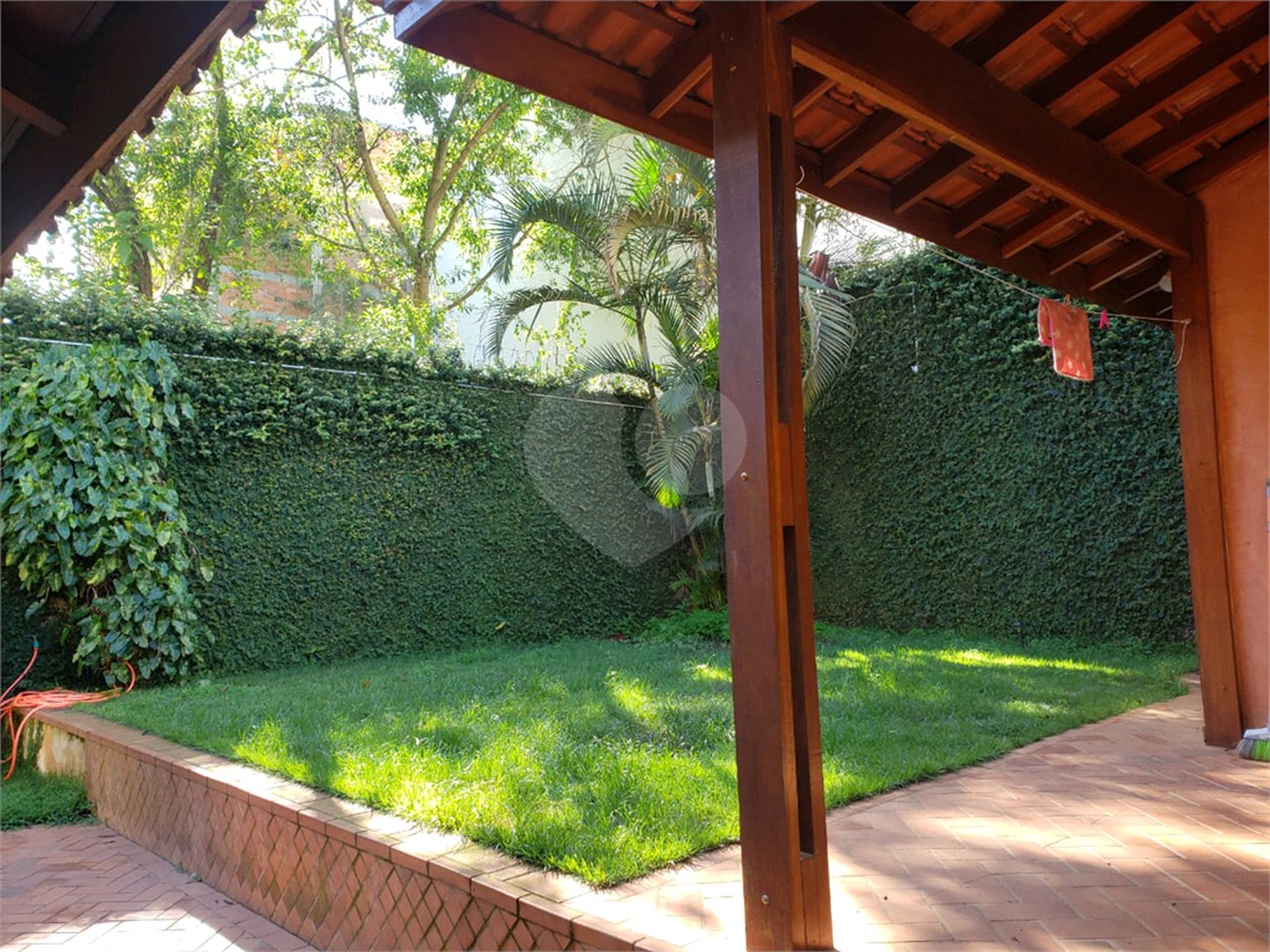 Sobrado à venda com 4 quartos, sendo 1 suíte,  em Jardim Leonor Mendes de Barros, São Paulo, SP