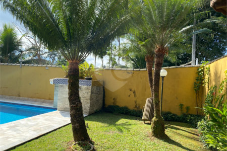 Casa à venda com 5 quartos, sendo 1 suíte,  em Boraceia, Bertioga, SP