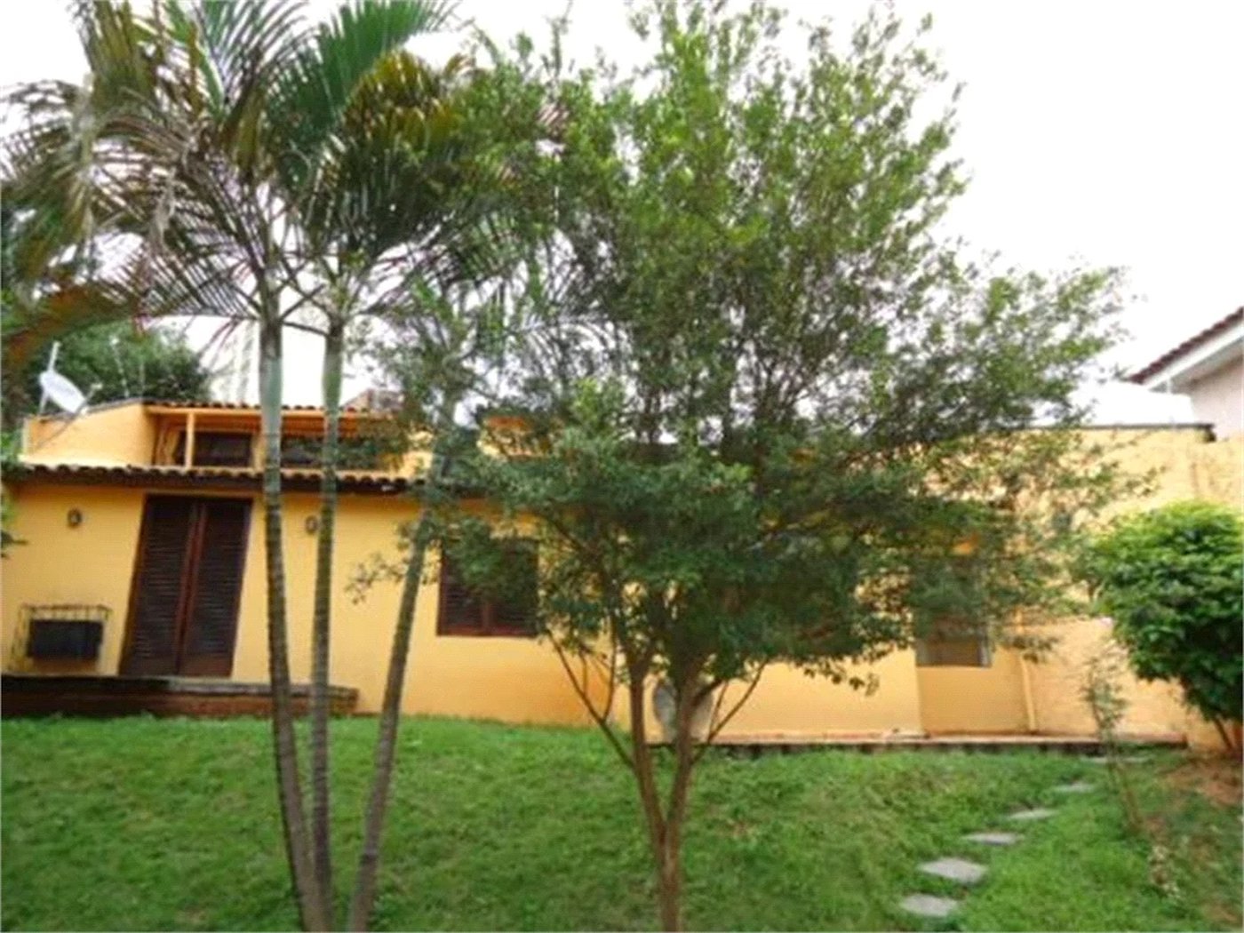 Sobrado à venda ou para alugar com 2 suítes em Paraisópolis, São Paulo, SP