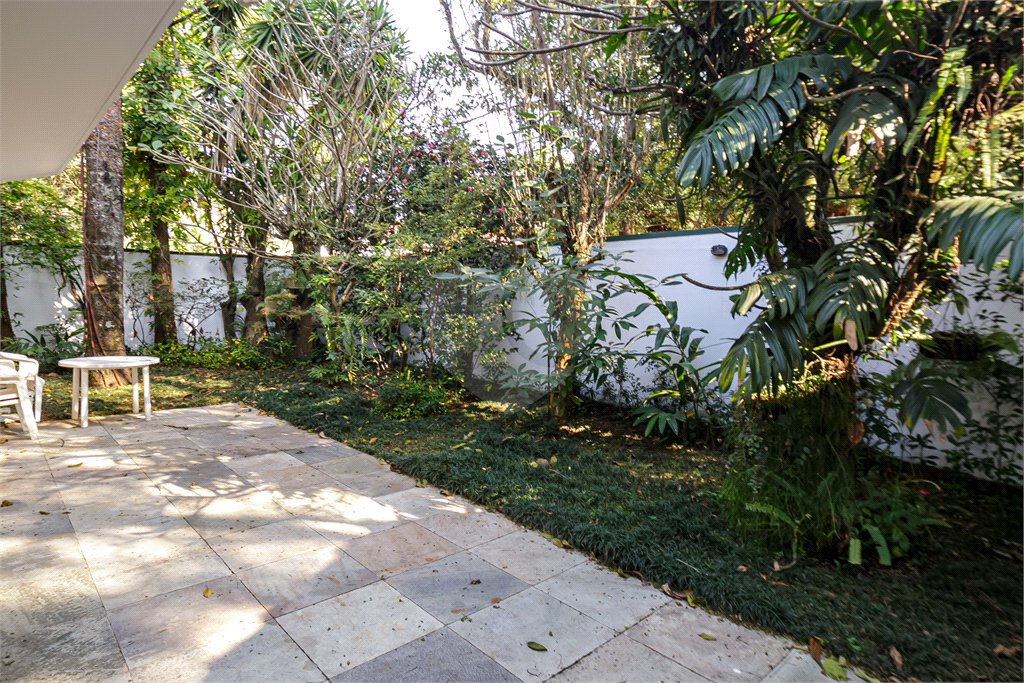 Sobrado à venda com 3 quartos, sendo 1 suíte,  em Granja Julieta, São Paulo, SP