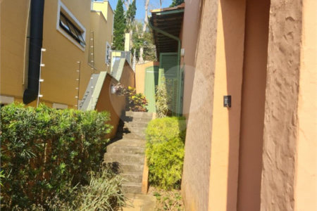 Casa à venda com 5 quartos, sendo 2 suítes,  em Jardim Morumbi, São Paulo, SP