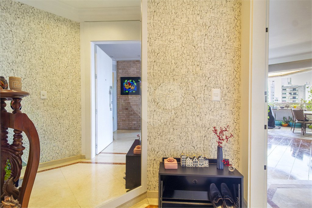 Apartamento à venda com 4 quartos, sendo 2 suítes, em Indianópolis, São Paulo, SP