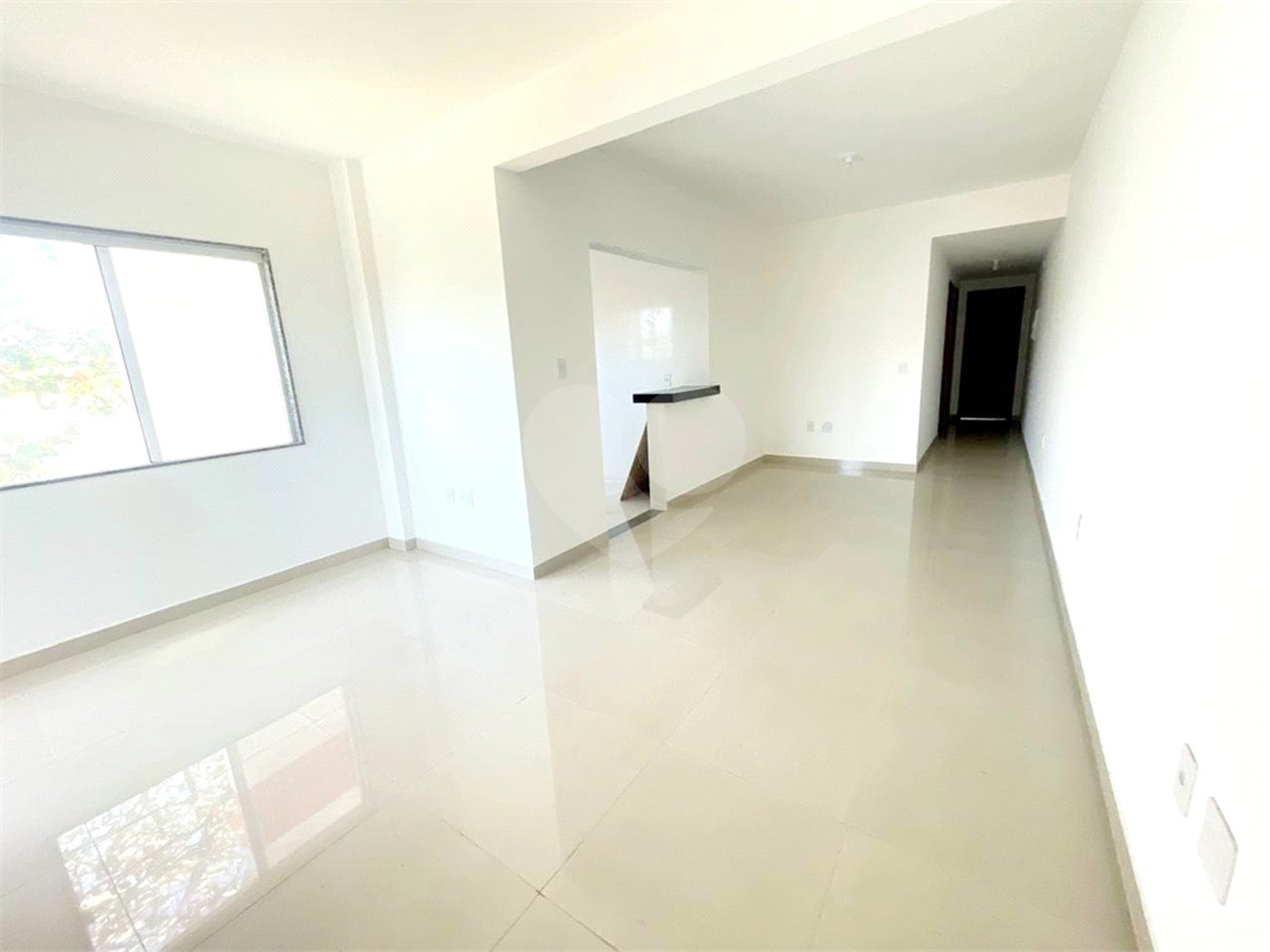 Apartamento à venda com 2 quartos, sendo 1 suíte, em Fluminense, São Pedro da Aldeia, RJ