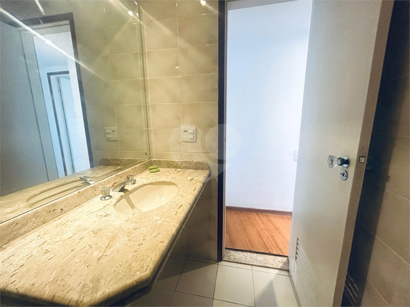 Apartamento à venda com 3 quartos, sendo 1 suíte, em Lagoa, Rio de Janeiro, RJ