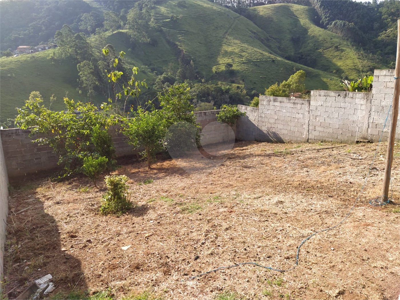 Casa Térrea à venda com 3 quartos, sendo 1 suíte,  no Centro, Salesópolis, SP