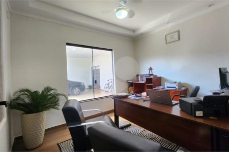 Casa à venda com 3 quartos, sendo 1 suíte,  em Cidade Jardim, Araraquara, SP