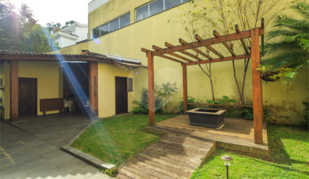 Casa Térrea à venda com 4 quartos, sendo 3 suítes,  em Jardim Marajoara, São Paulo, SP