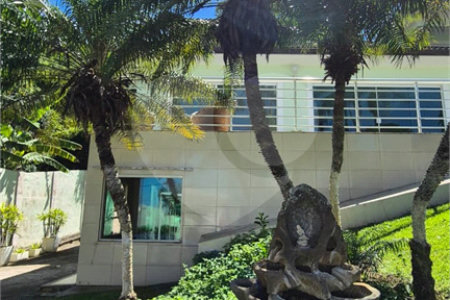 Casa à venda com 6 quartos, sendo 4 suítes, em Ferradura, Armação dos Búzios, RJ