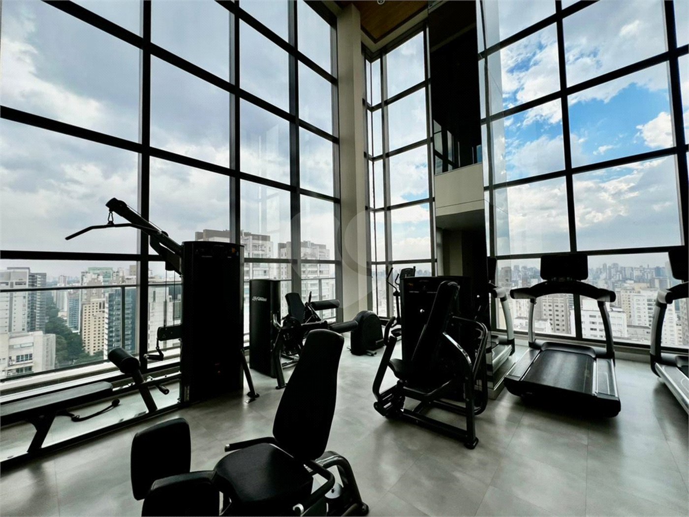 Apartamento à venda com 2 suítes em Indianópolis, São Paulo, SP