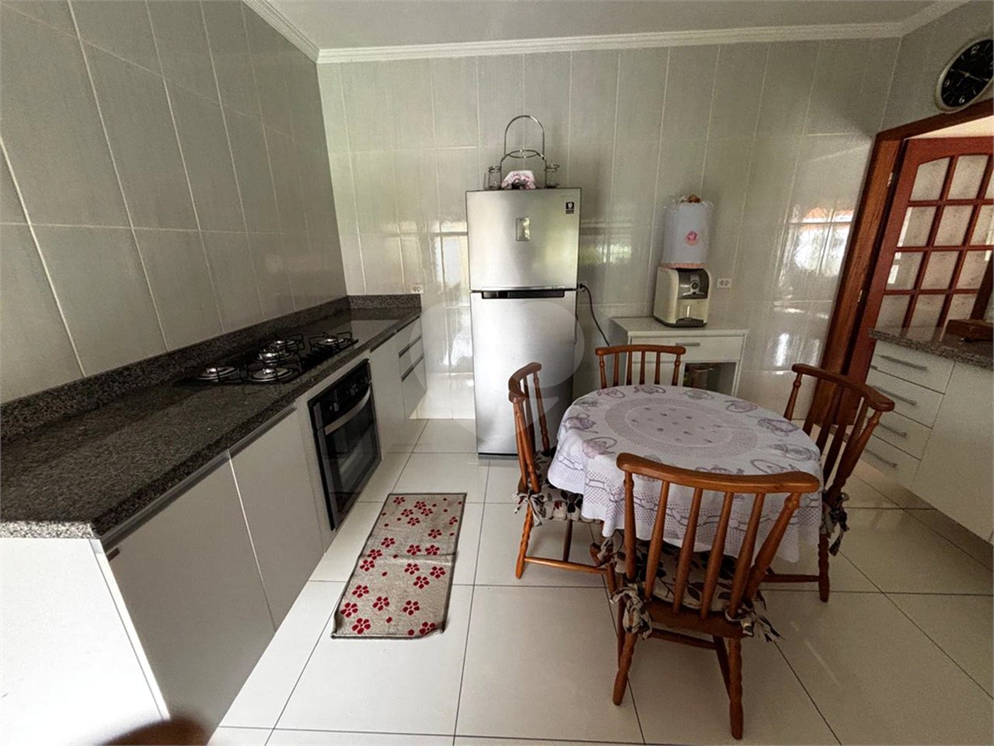 Casa à venda com 4 quartos, sendo 2 suítes, no condomínio Zuleika Jabour, Salto - SP