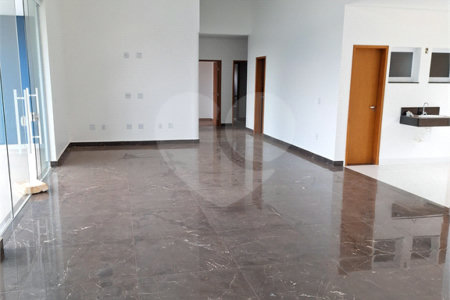 Casa em condomínio à venda com 3 suítes no Centro, Bom Jesus dos Perdões, SP