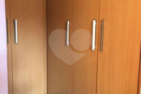 Casa à venda com 3 quartos, sendo 1 suíte, no condomínio Sobrado, São Paulo - SP
