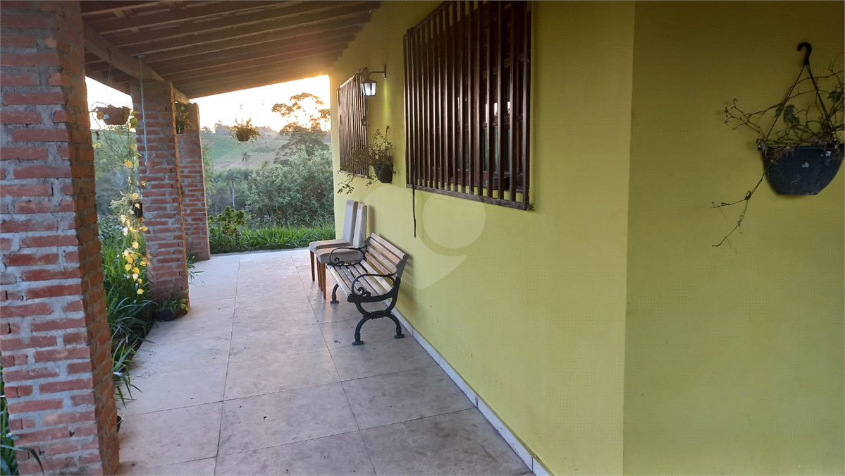 Chácara à venda com 4 quartos, sendo 1 suíte,  em Loteamento Quinta da Mata, Ibiúna, SP