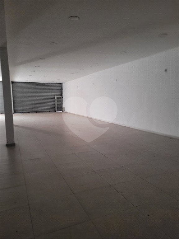 Salão para alugar em Vila Romanópolis, Ferraz de Vasconcelos, SP