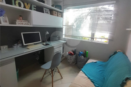 Casa à venda com 3 quartos, sendo 1 suíte,  em Vila Suissa, Mogi das Cruzes, SP