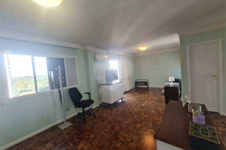 Apartamento à venda com 3 quartos, sendo 2 suítes, em Alto da Boa Vista, São Paulo, SP