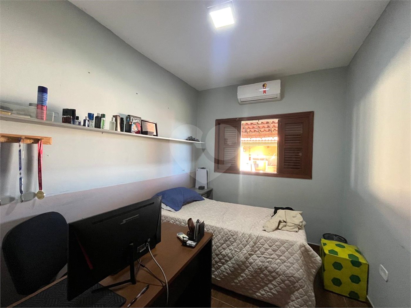 Sobrado à venda com 4 quartos, sendo 1 suíte, em Estância Conceição, Itapetininga, SP