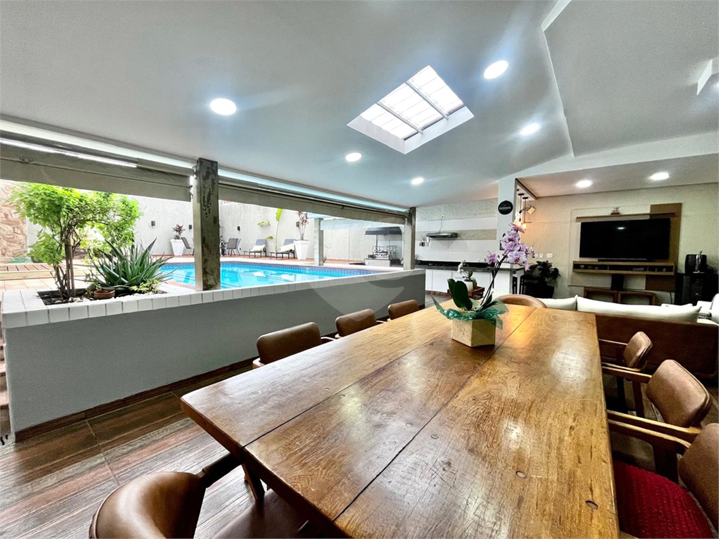 Casa à venda com 4 suítes em Vila Mazarino, Itapetininga, SP