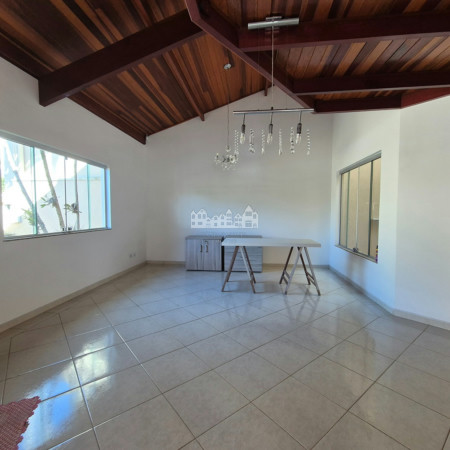 Casa à venda com 3 quartos, sendo 1 suíte, em Retiro das Fontes, Atibaia, SP