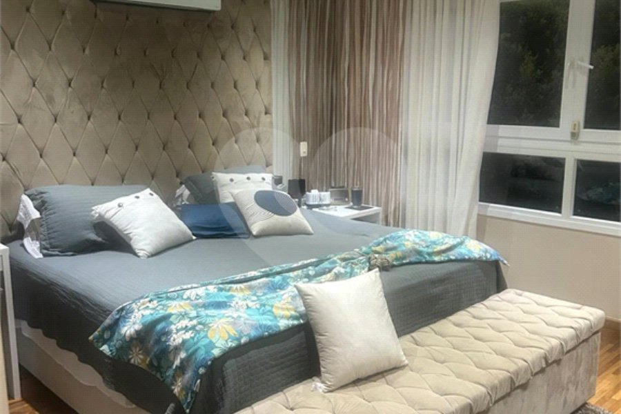Casa à venda com 4 quartos, sendo 3 suítes,  no condomínio Itatinga 1, São Paulo - SP