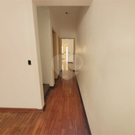 Casa à venda com 3 quartos, sendo 1 suíte, em Parque Maria Domitila, São Paulo, SP