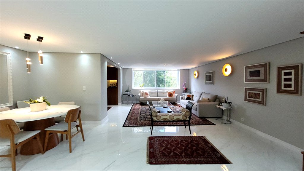 Apartamento à venda com 3 quartos, sendo 1 suíte, em Alto da Boa Vista, São Paulo, SP
