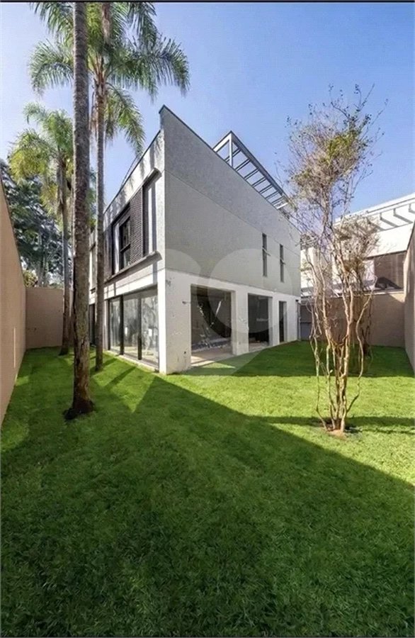 Casa em Condomínio 605M2, colado ao Clube Paineiras