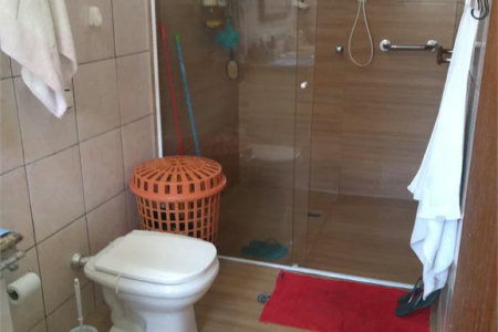 Casa à venda com 4 quartos, sendo 1 suíte, em Vila Pirajussara, São Paulo, SP