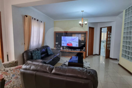Sobrado à venda com 4 quartos, sendo 2 suítes, em Vila Mazzei, São Paulo, SP